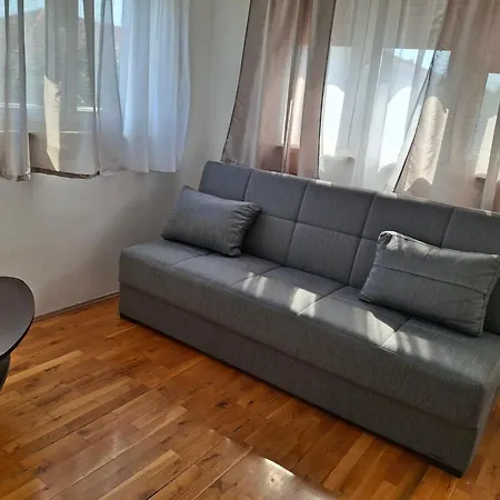 Opremljen Apartman Sa Balkonom I Netflixom *
