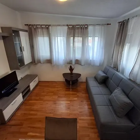 Apartmán Opremljen Apartman Sa Balkonom I Netflixom *