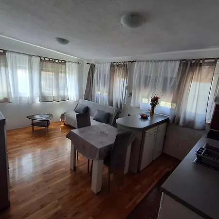 Apartmán Opremljen Apartman Sa Balkonom I Netflixom *