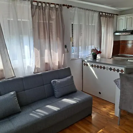 Apartment Opremljen Apartman Sa Balkonom I Netflixom Split