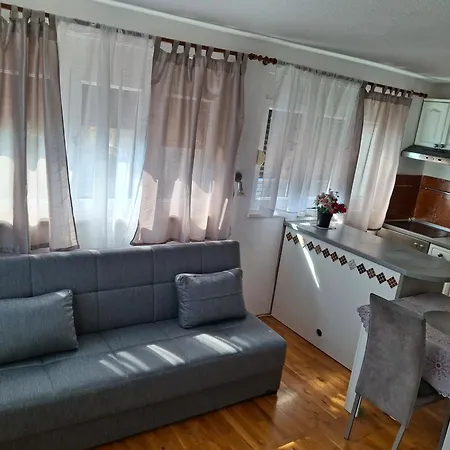Opremljen Apartman Sa Balkonom I Netflixom スプリト