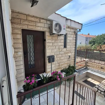 Opremljen Apartman Sa Balkonom I Netflixom スプリト