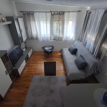 Opremljen Apartman Sa Balkonom I Netflixom スプリト