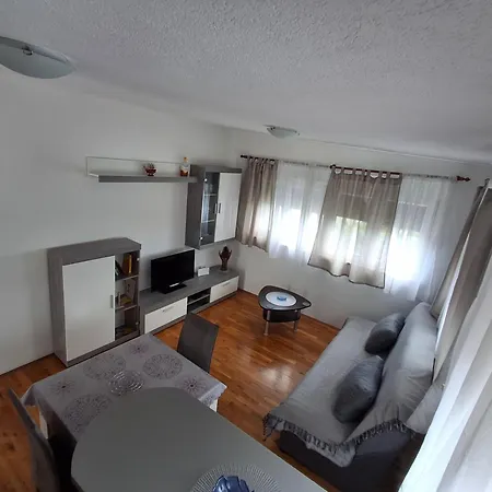 Opremljen Apartman Sa Balkonom I Netflixom スプリト